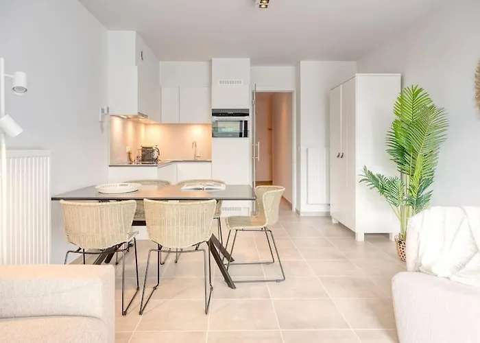 Family-friendly Beachside Retreat For 5 In Apartment Ostend